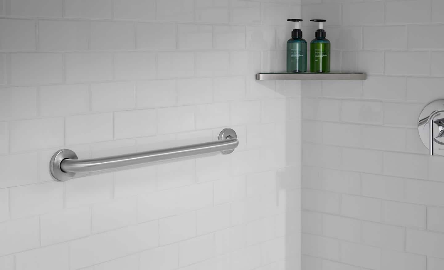 A horizontal bath bar installed in tile.