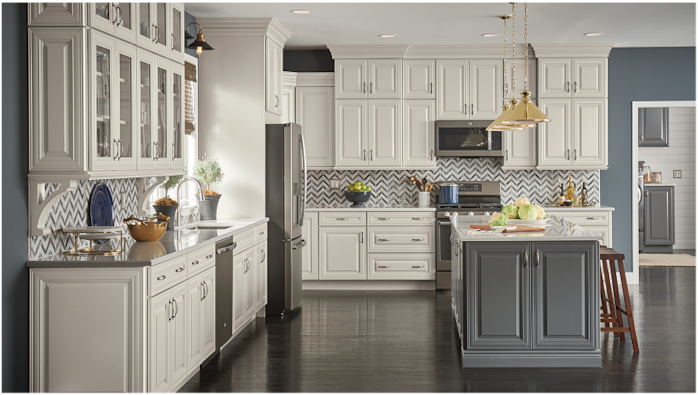 LARGE, ON-TREND COLOR PALETTE