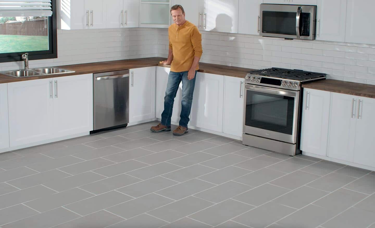 A kitchen featuring an offset tile pattern.