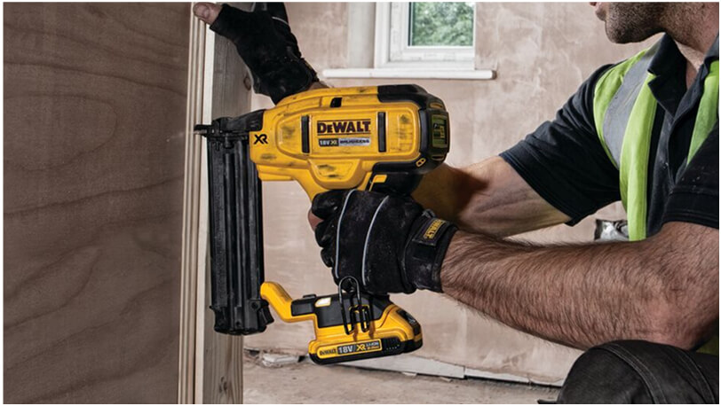DEWALT 20V MAX* CORDLESS NAILERS DEWALT 20V MAX* CORDLESS NAILERS