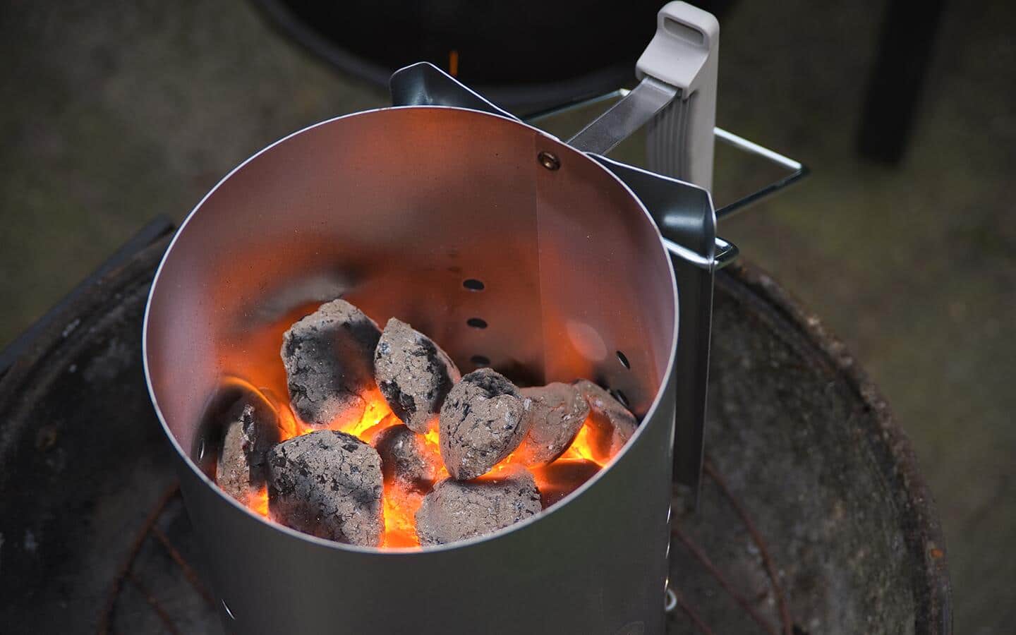 how to use a charcoal starter chimney