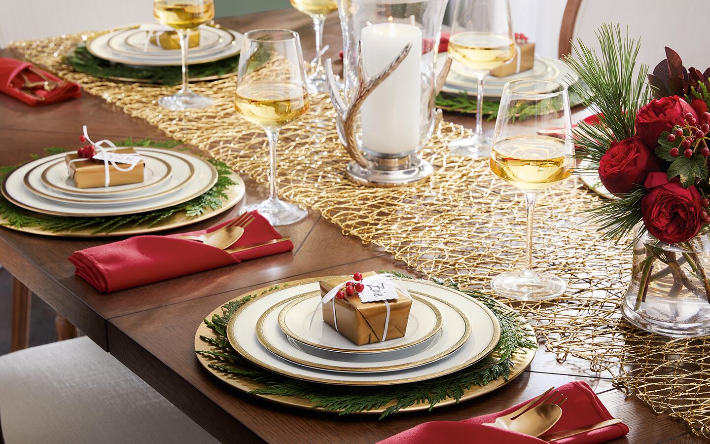 How to Make a Merry Holiday Tablescape