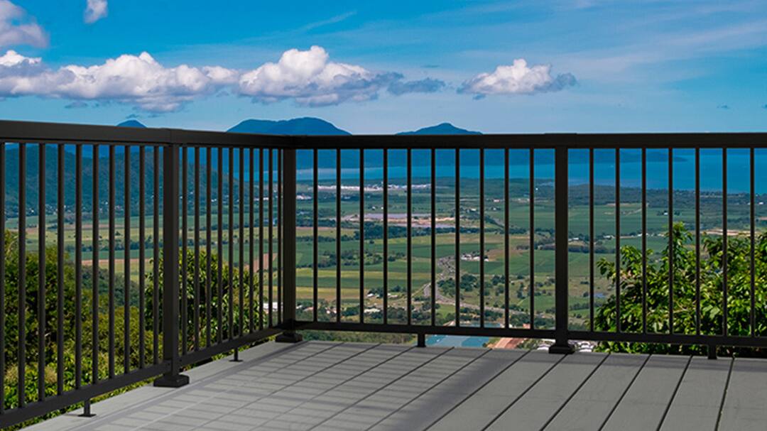 PEAK® Aluminum Railing