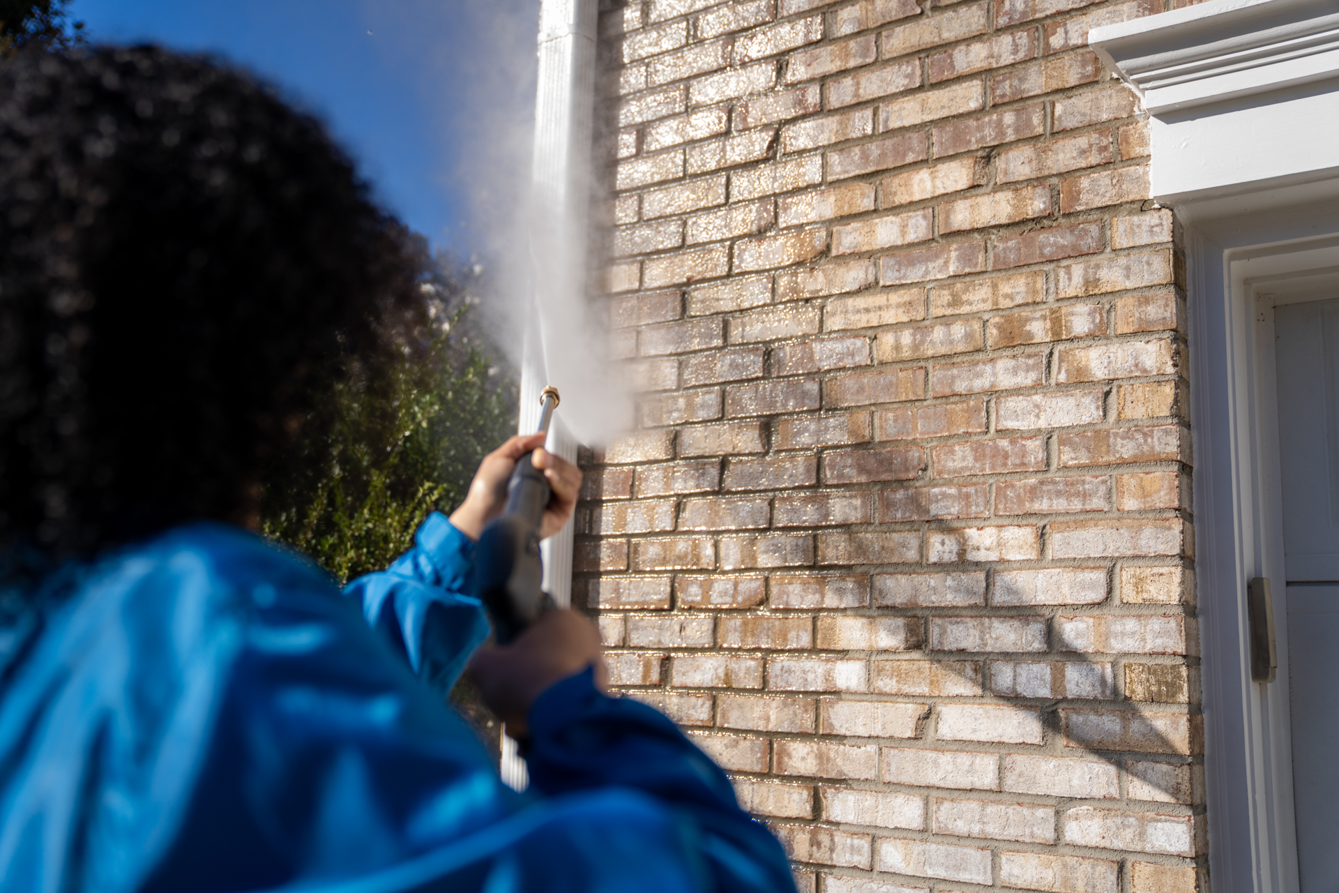 How to Pressure Wash a House