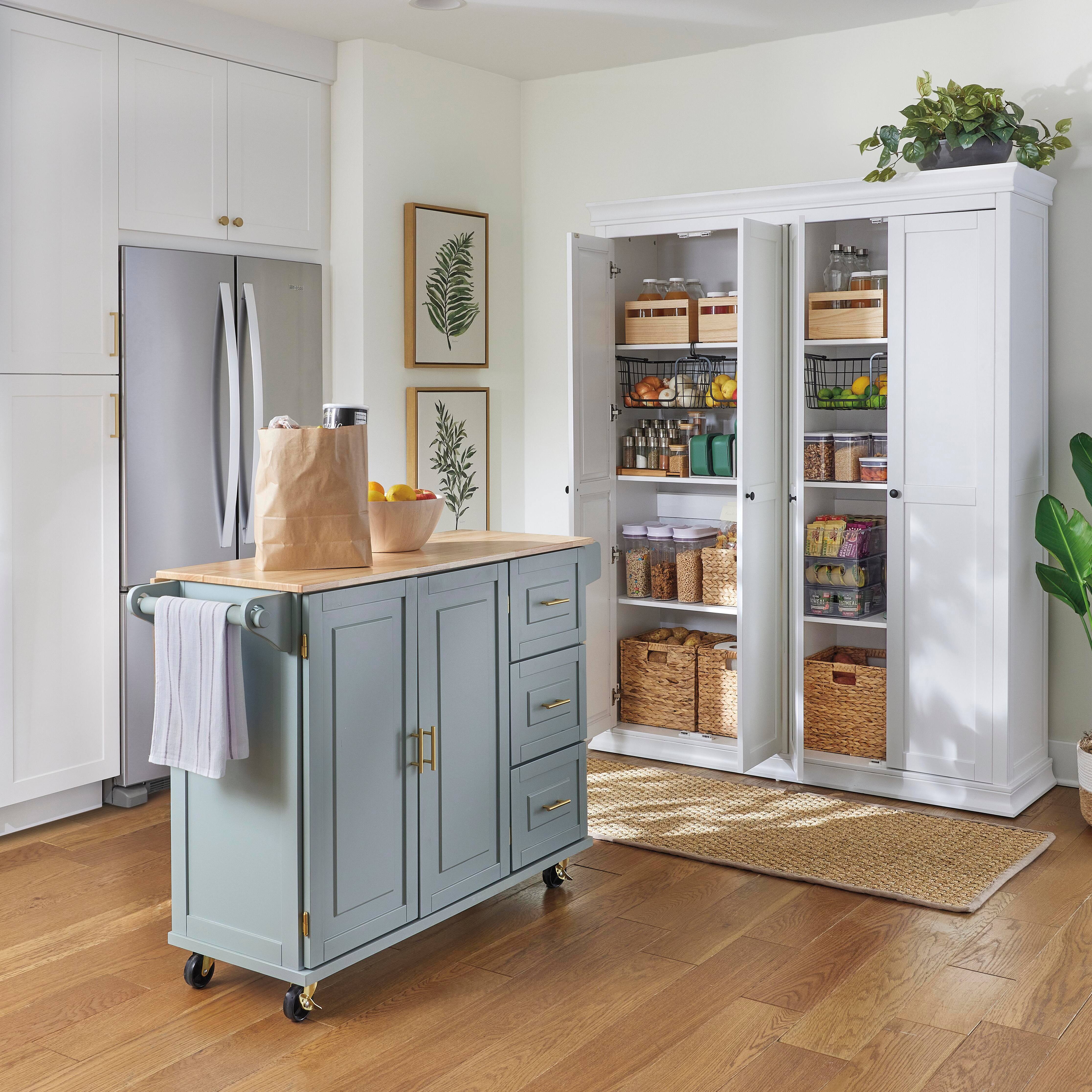 Streamlined Pantry Storage