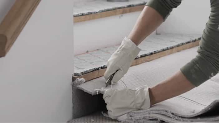 How to Remove Carpet from Stairs