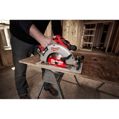     How to Use a Circular Saw