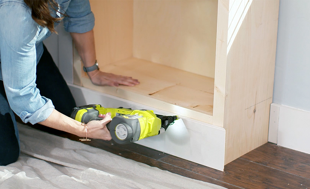DIY Built-In Bookshelves