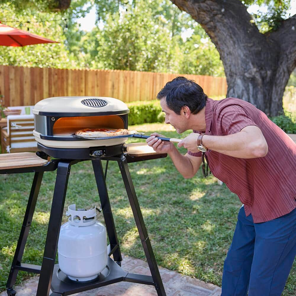 How to Use a Pizza Oven