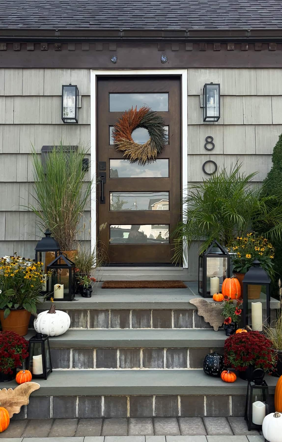 An overview of the decorated porch.