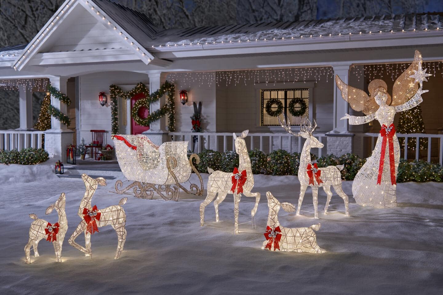 Outdoor Christmas Decorations & Yard Decor | Grandin Road