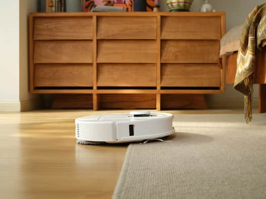 Robot Vacuums & Mops