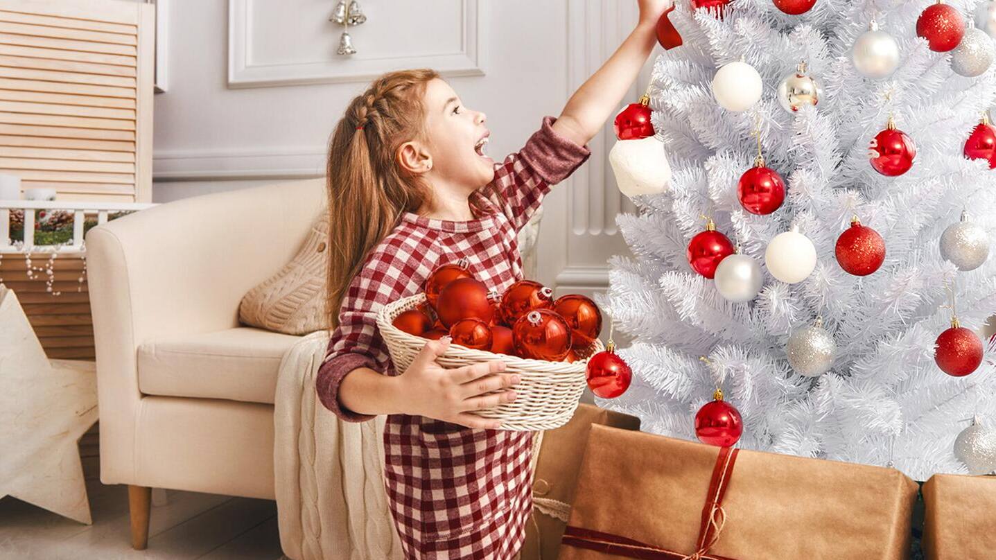 How to Decorate a Christmas Tree