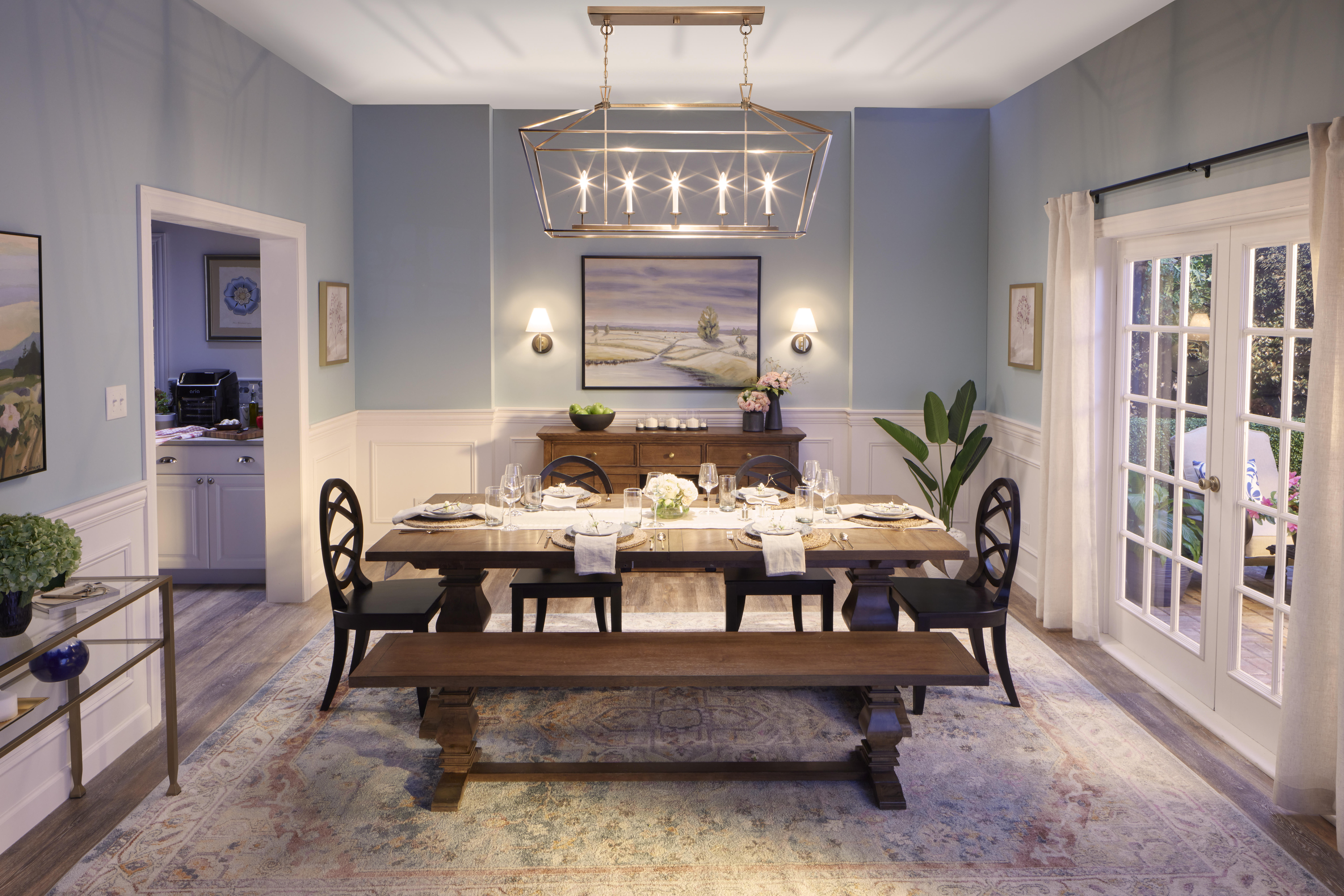Memorable Classic Dining Room