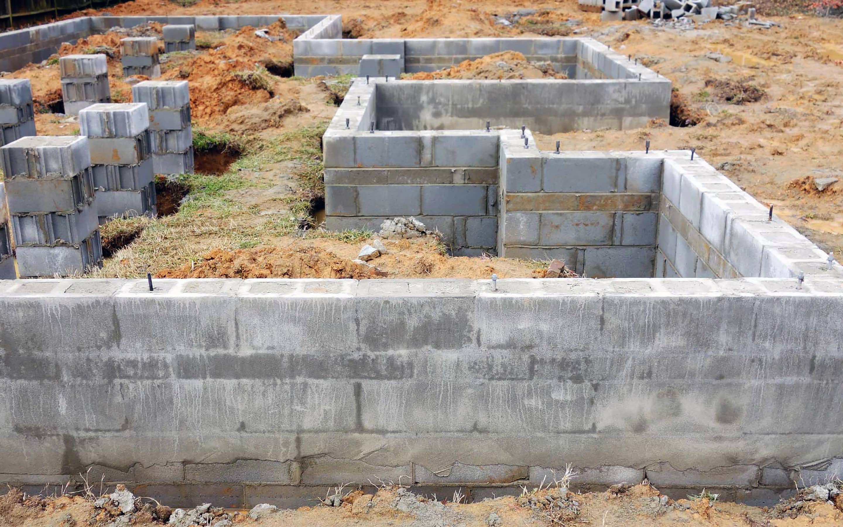 Pour Block Concrete Block vs. Poured Concrete Walls - The Home Depot