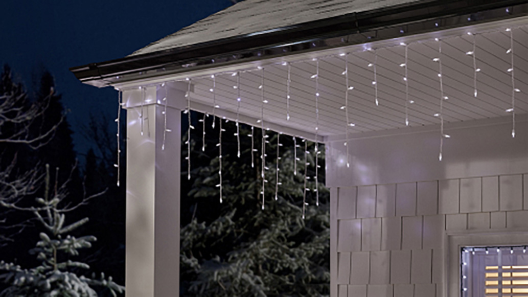 How to Hang Outdoor Christmas Lights