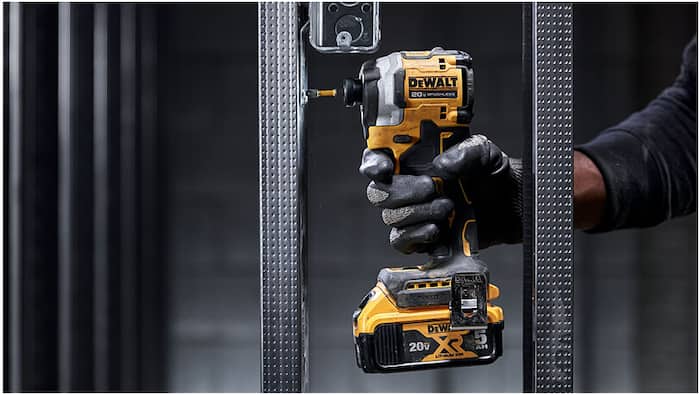 DEWALT ATOMIC COMPACT SERIES™