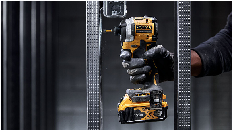 DEWALT ATOMIC COMPACT SERIES™ DEWALT ATOMIC COMPACT SERIES™