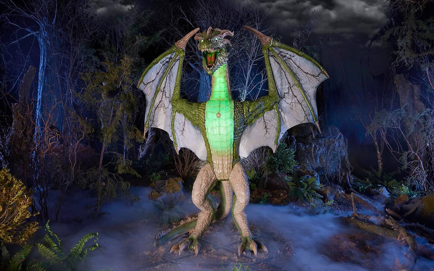 A thrilling animatronic dragon.