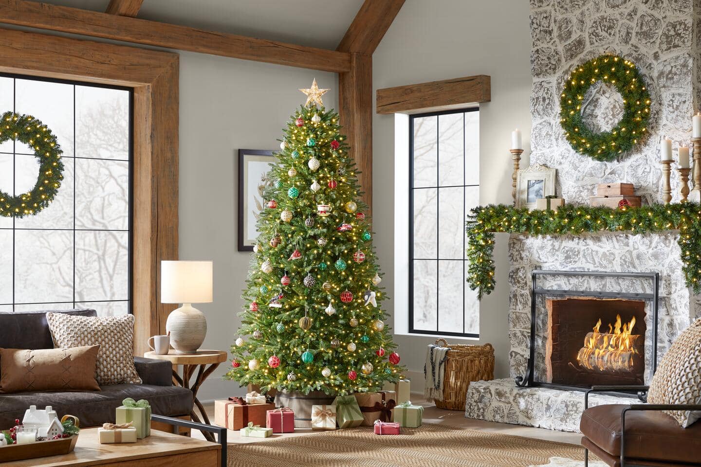 Seasonal Hand painted Wood Ornaments Set Of 4 Christmas Decor Home Decor
