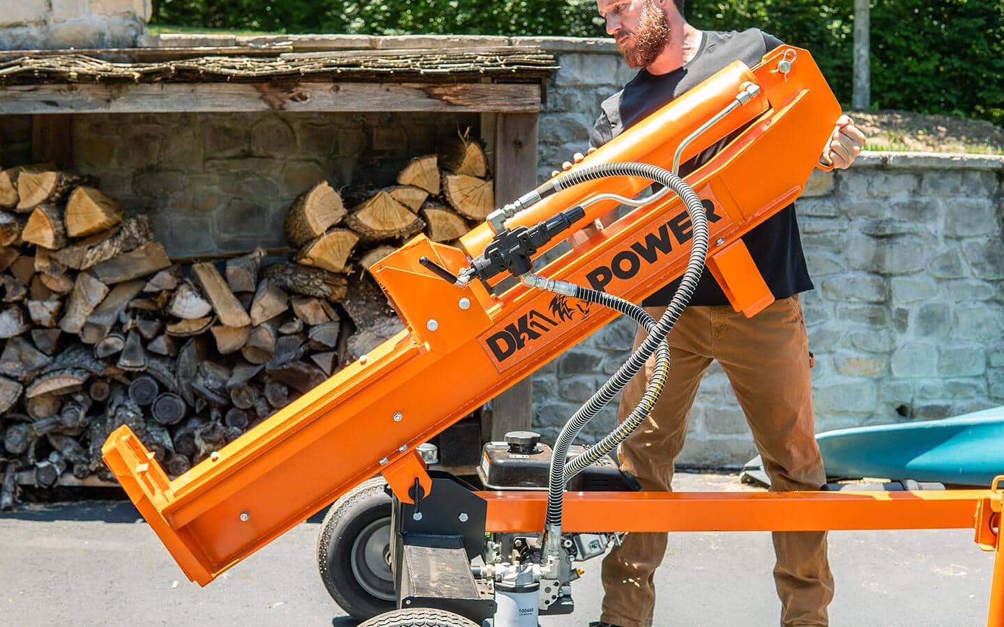 A hydraulic log splitter that can be used vertically or horizontally A hydraulic log splitter that can be used vertically or horizontally