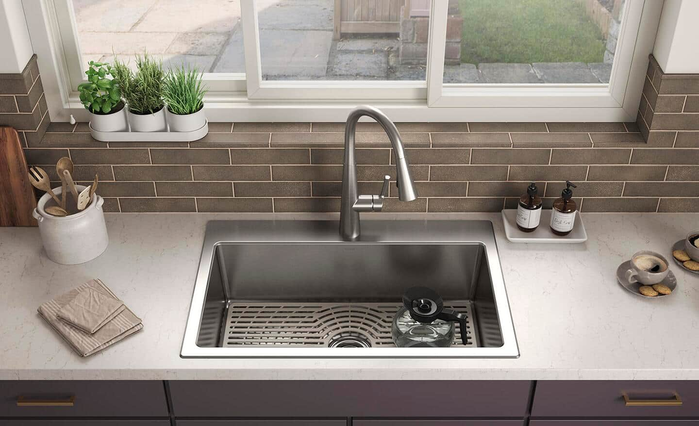 An all-in-one, single-bowl, stainless-steel kitchen sink.