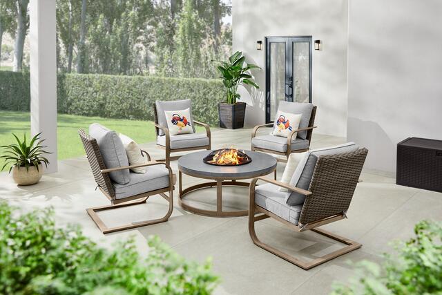 comfortable outdoor furniture for small spaces