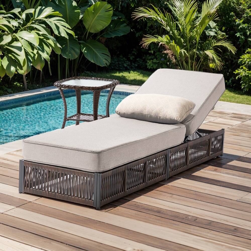 Outdoor Chaise Lounges