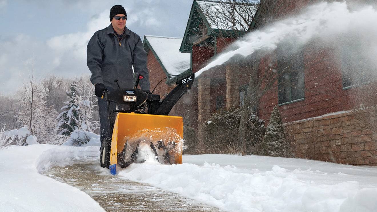 Best Snow Blowers for Clearing Snow