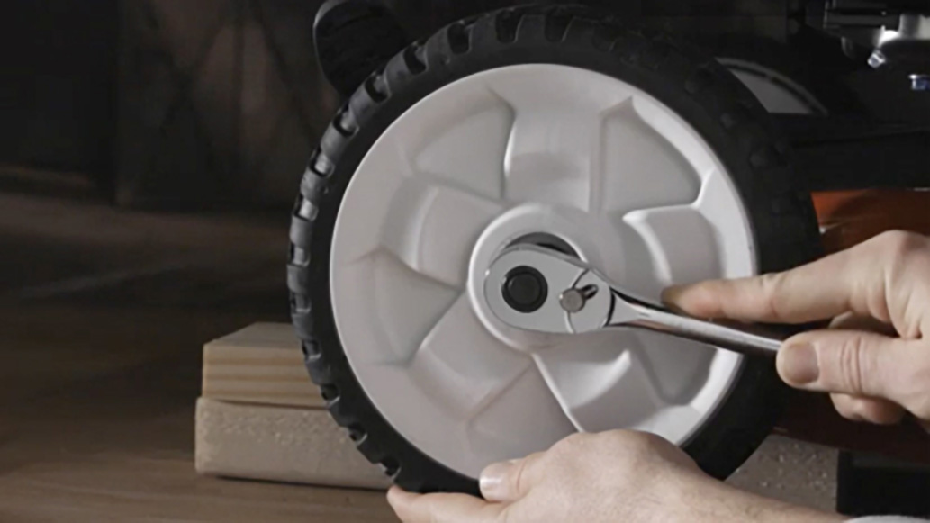 How to Use a Ratchet