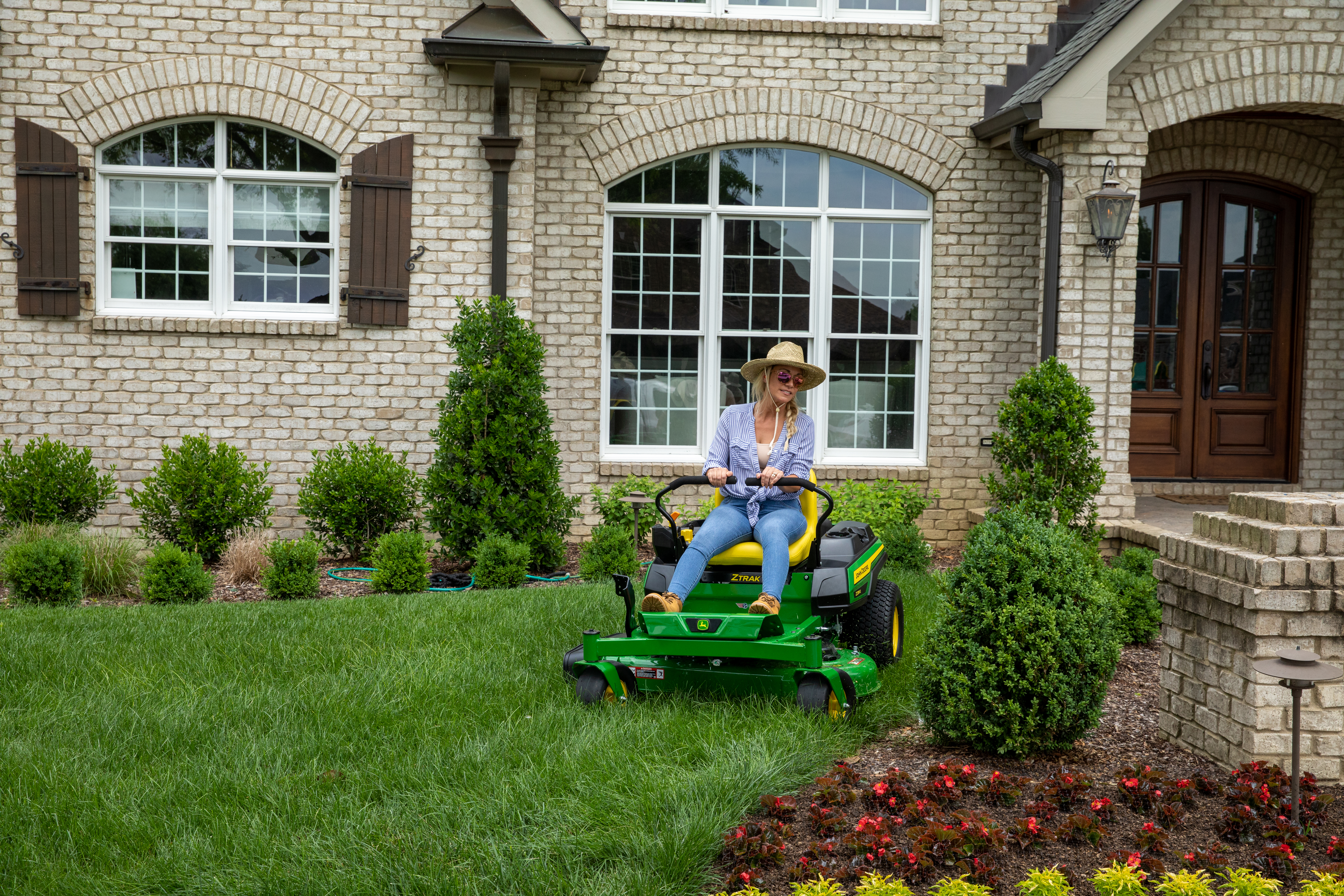 John Deere Best Zero Turn Under $3000 John Deere X330 Lawn Tractor