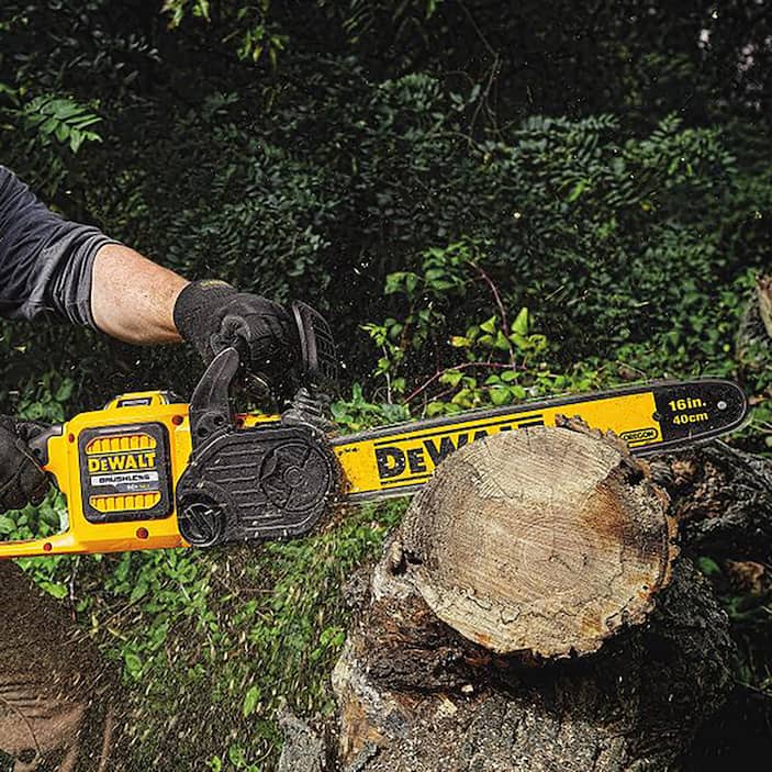 Medium-Duty Chain Saws